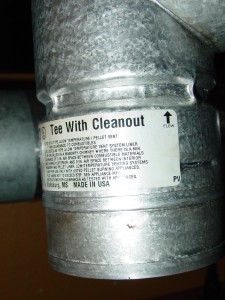 Tee vent with cleanout